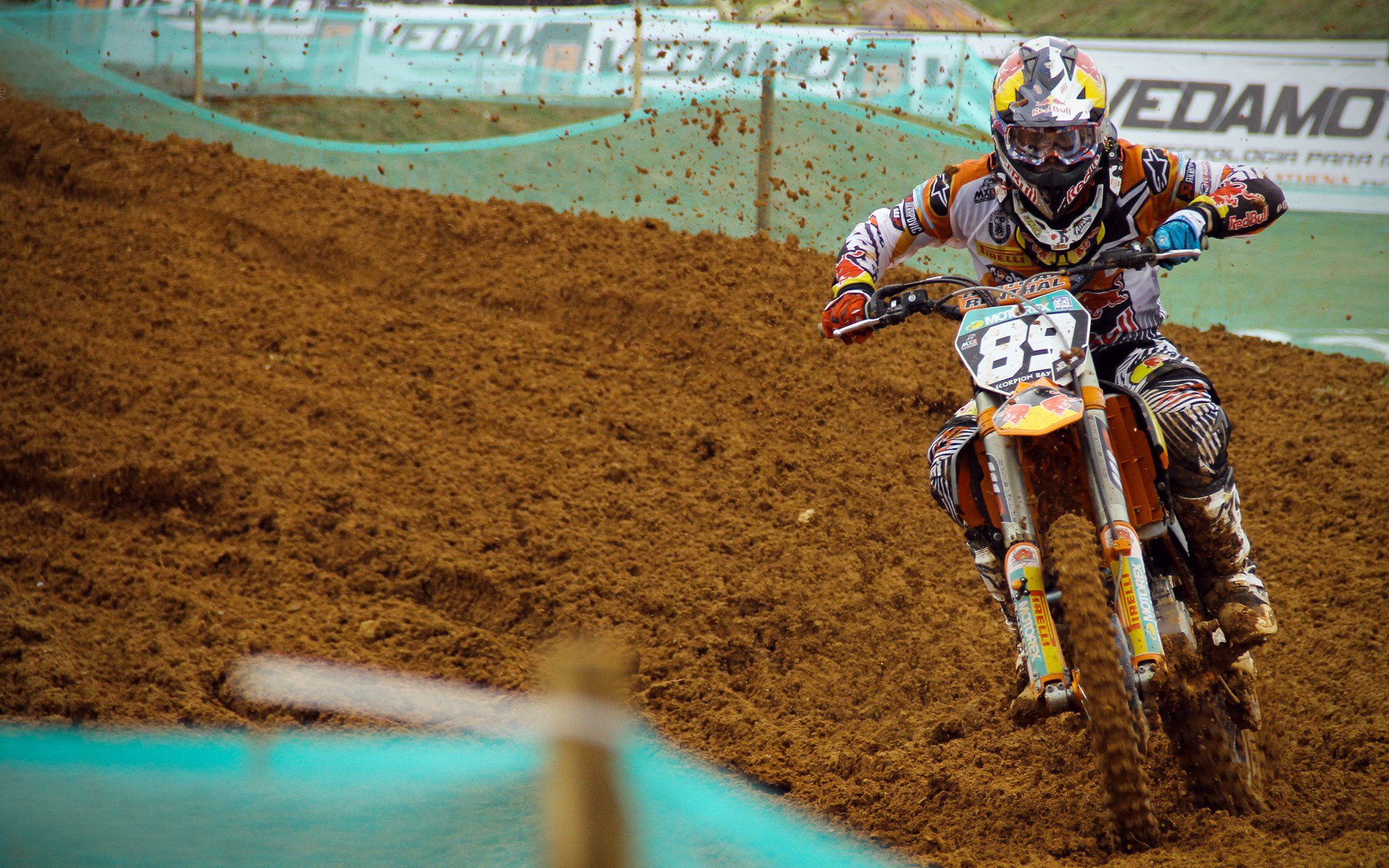 《跨界合作：电竞品牌与主流娱乐的融合》，电子竞技多元跨界